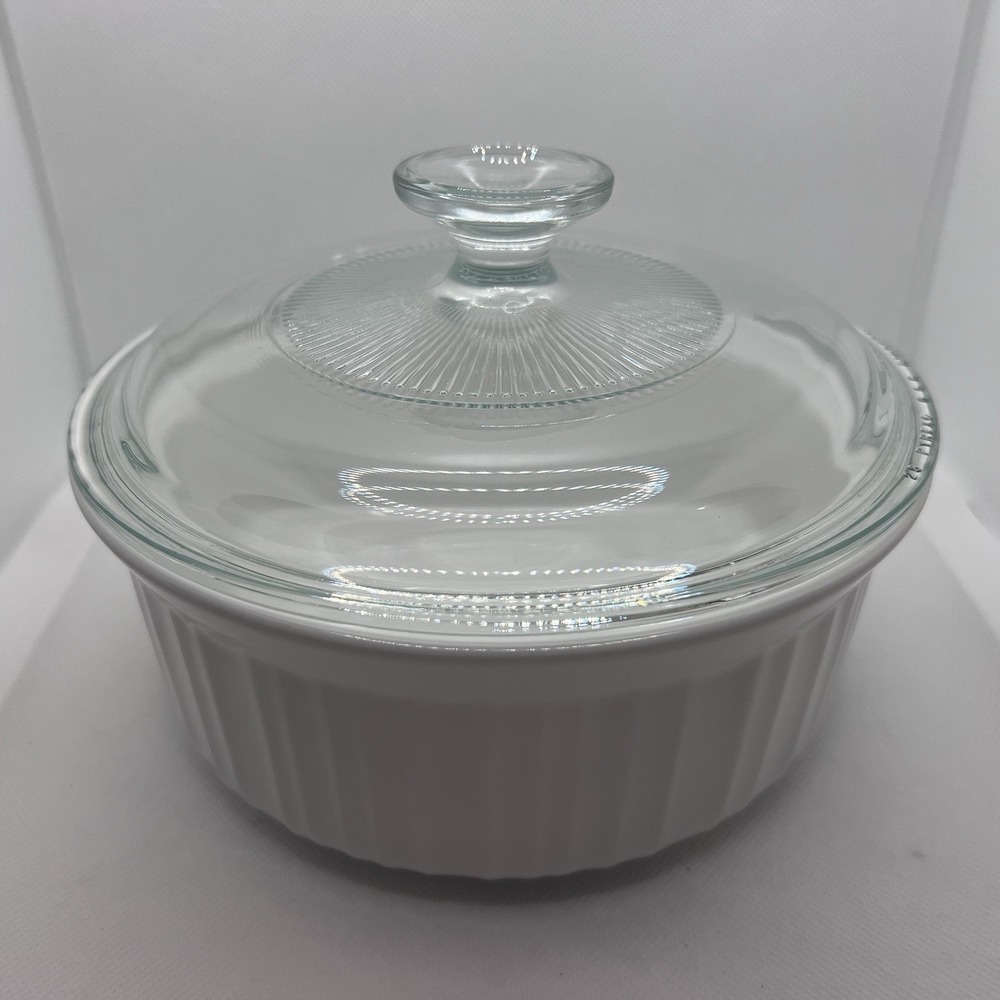 CorningWare French White 1.5 Qt Round Casserole Dish w/ Pyrex & Plastic Lid - Picture 2 of 8